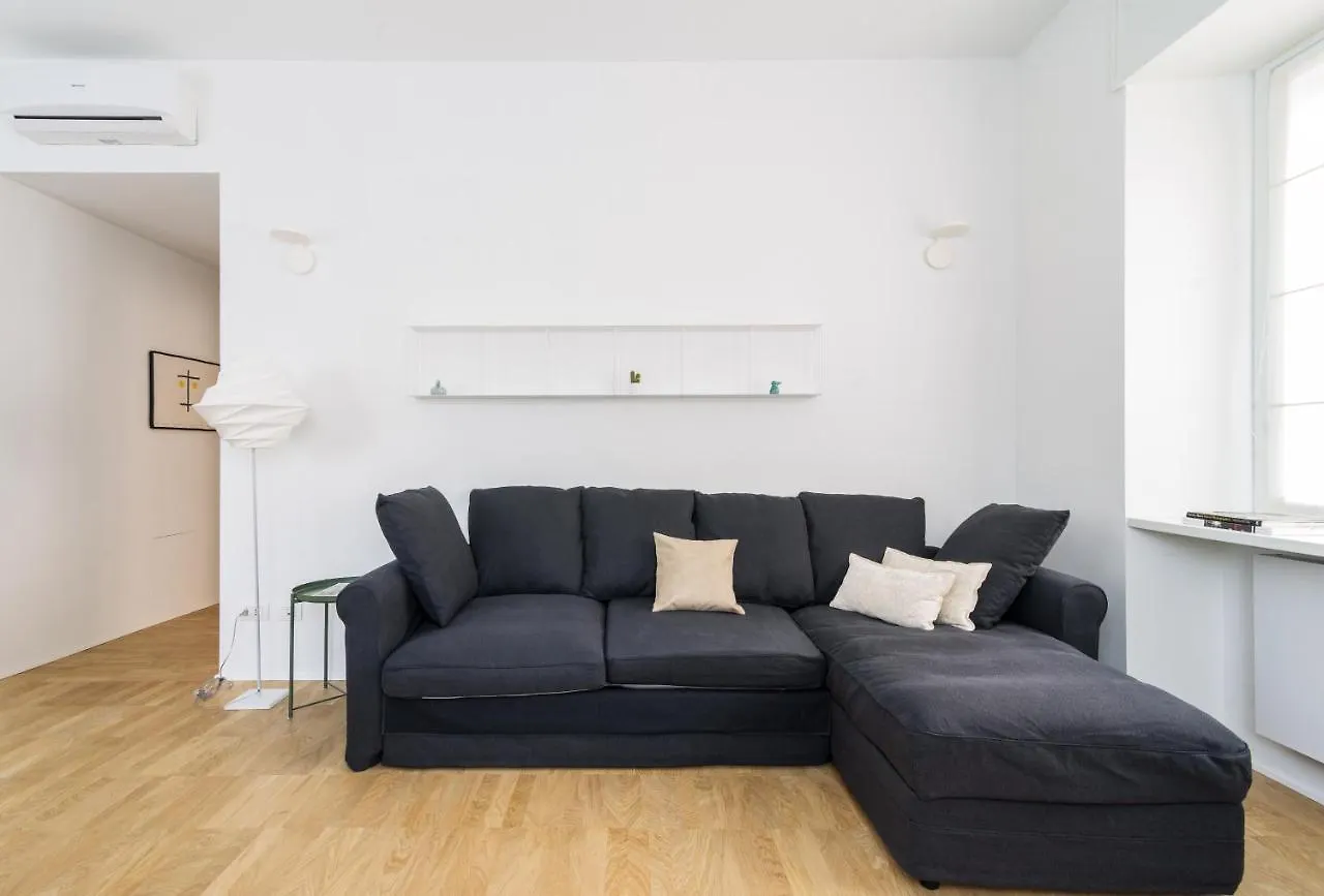 HomeatHotel - San Nazaro Milano 0*,  Italia