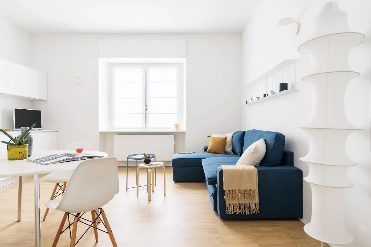 HomeatHotel - San Nazaro Milano 0*,  Italia