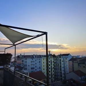 Skyline In Citta Studi A 1 Minuto Dal Metro Con Terrazzo Wi-fi E Netflix Apartament