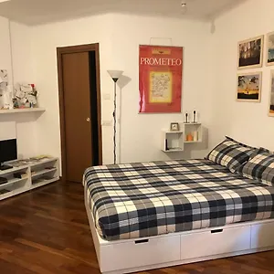 https://appartamento-ampere.italymilanhotels.net